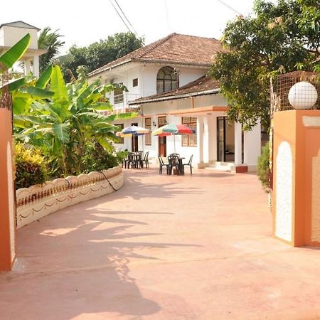Sai Holiday Inn Jaffna Esterno foto